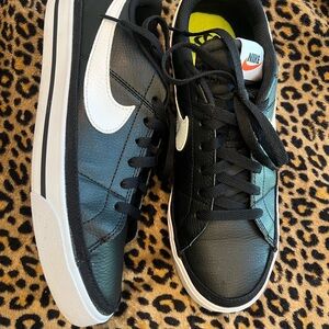 Nike Court Legacy black leather shoes with white Nike sign size 10.0